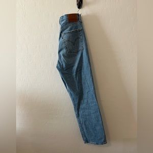 Levi’s Ribcage Straight